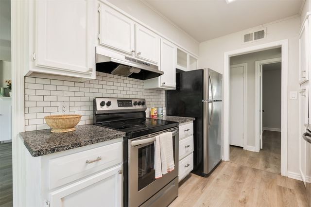 2424 Ashley Drive, The Village, OK 73120