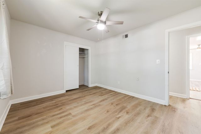 2424 Ashley Drive, The Village, OK 73120