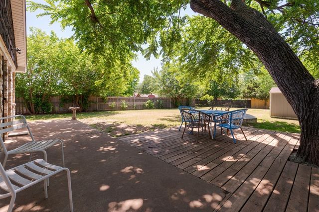 2424 Ashley Drive, The Village, OK 73120