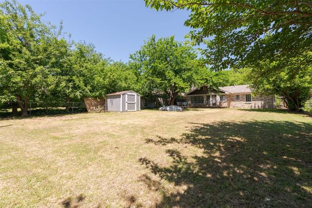 2424 Ashley Drive, The Village, OK 73120