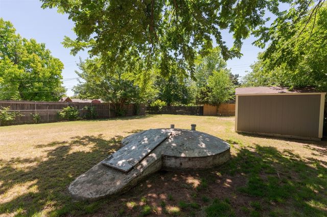 2424 Ashley Drive, The Village, OK 73120