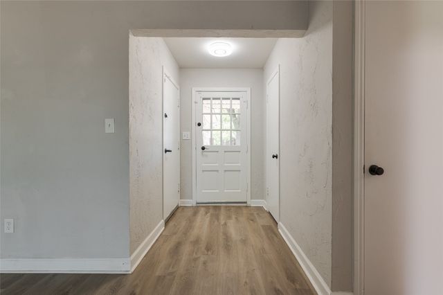 2424 Ashley Drive, The Village, OK 73120