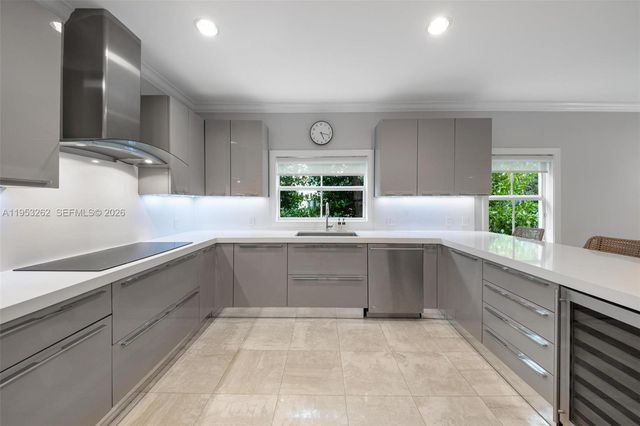 164 W Mashta Dr, Key Biscayne, FL 33149