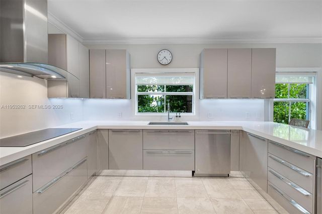 164 W Mashta Dr, Key Biscayne, FL 33149