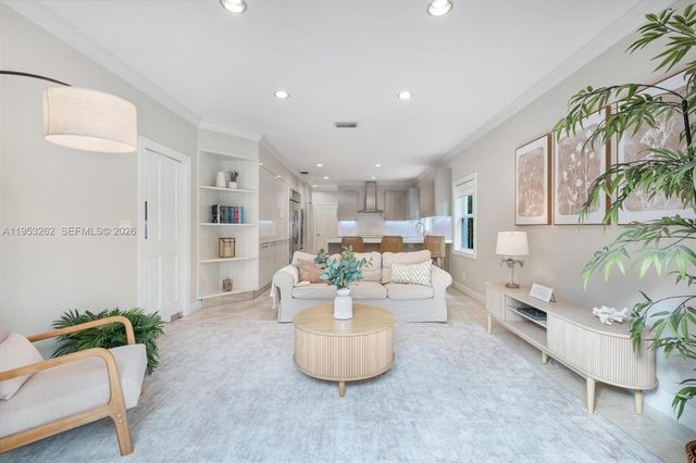 164 W Mashta Dr, Key Biscayne, FL 33149