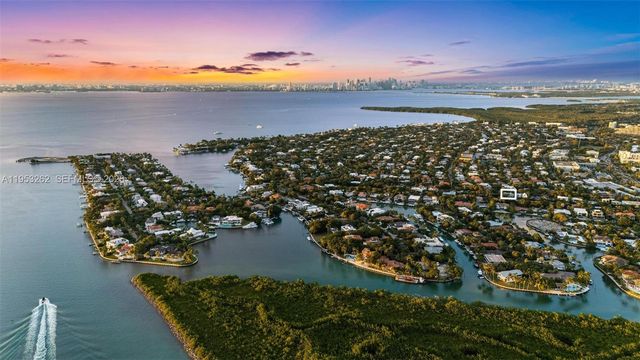 164 W Mashta Dr, Key Biscayne, FL 33149