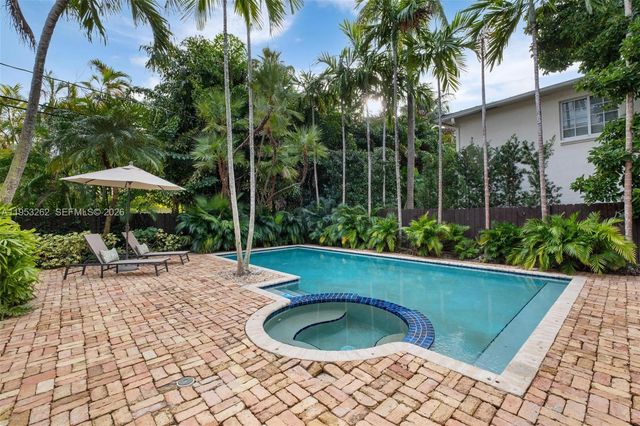 164 W Mashta Dr, Key Biscayne, FL 33149