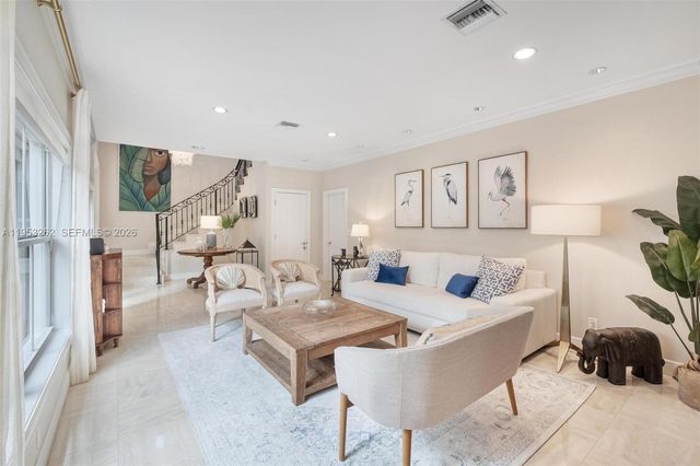 164 W Mashta Dr, Key Biscayne, FL 33149