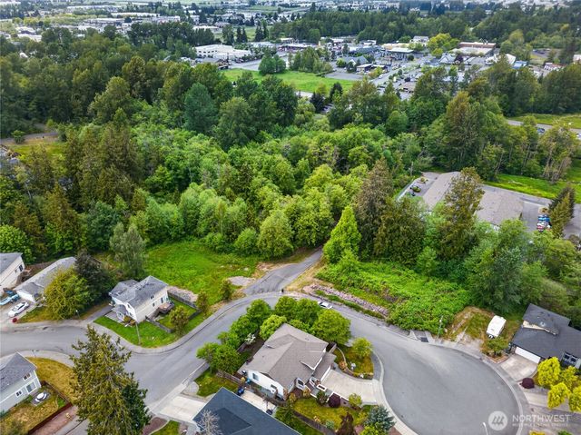1402 N 14th St, Mount Vernon, WA 98273