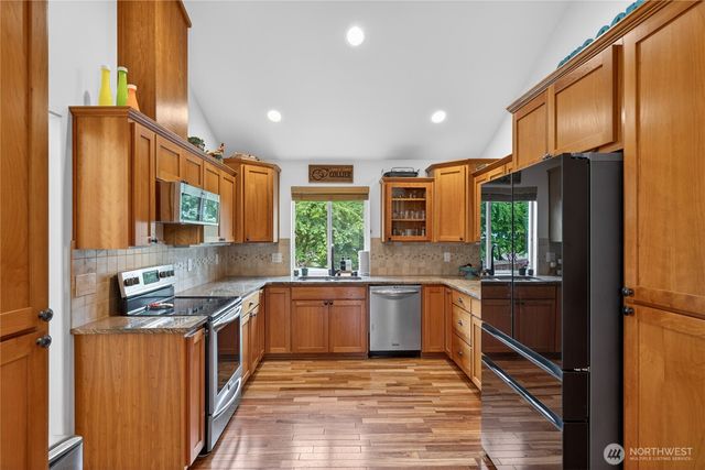 1402 N 14th St, Mount Vernon, WA 98273