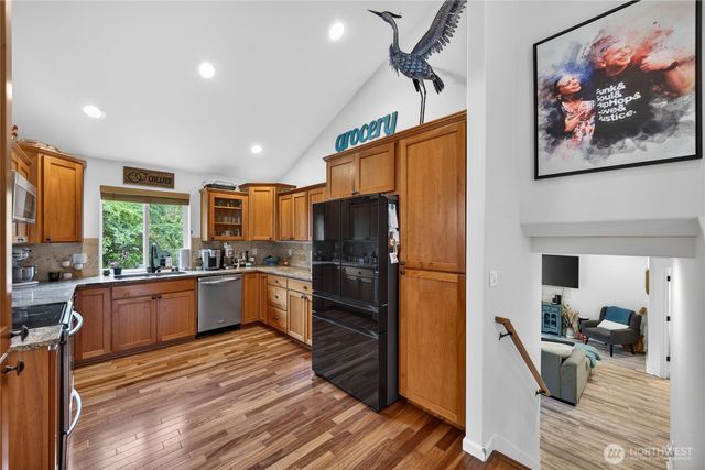 1402 N 14th St, Mount Vernon, WA 98273