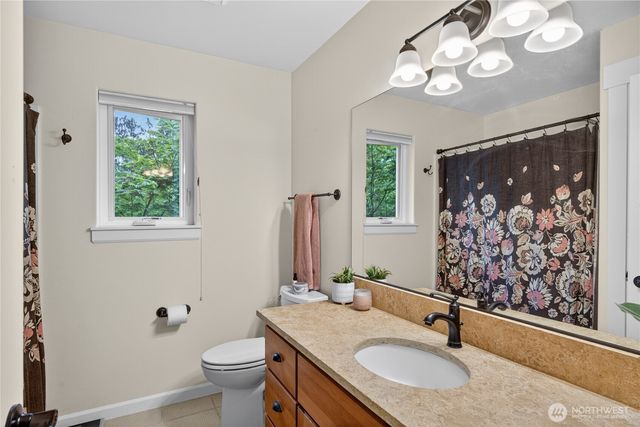 1402 N 14th St, Mount Vernon, WA 98273