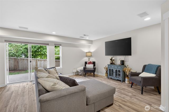 1402 N 14th St, Mount Vernon, WA 98273