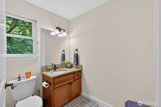 1402 N 14th St, Mount Vernon, WA 98273