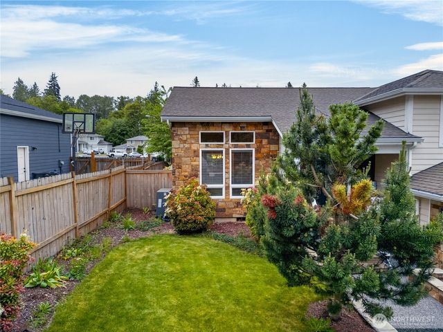1402 N 14th St, Mount Vernon, WA 98273