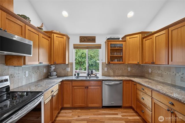1402 N 14th St, Mount Vernon, WA 98273