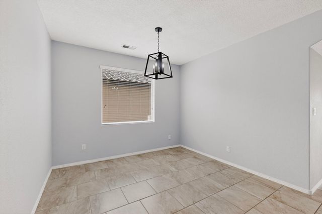 5909 Mafraq Avenue NW, Albuquerque, NM 87114