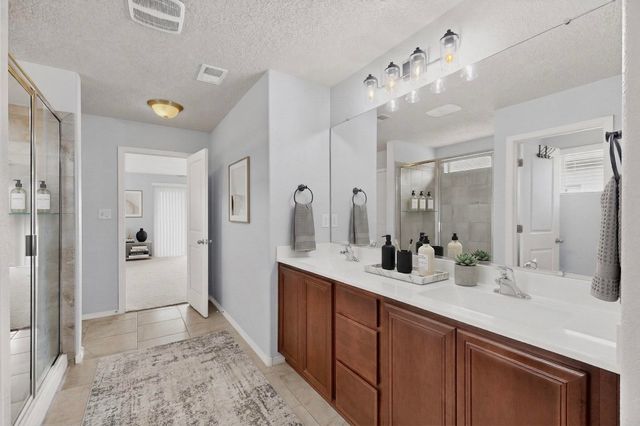 5909 Mafraq Avenue NW, Albuquerque, NM 87114