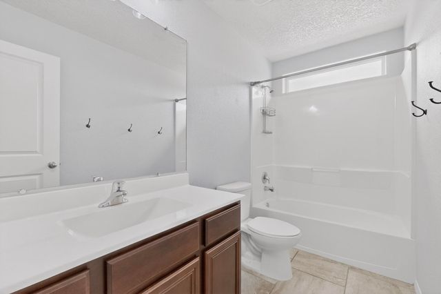 5909 Mafraq Avenue NW, Albuquerque, NM 87114