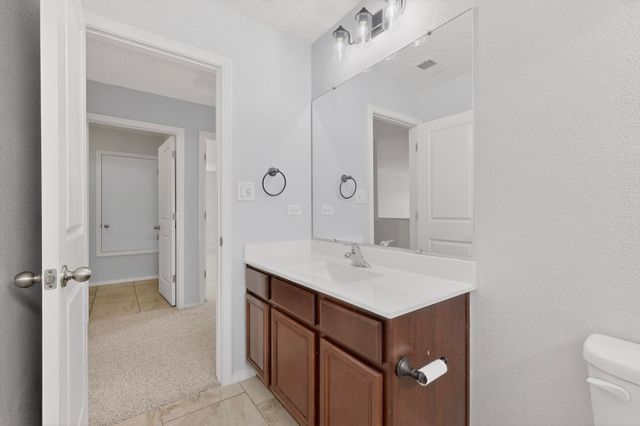 5909 Mafraq Avenue NW, Albuquerque, NM 87114