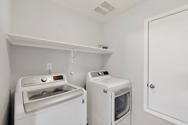 5909 Mafraq Avenue NW, Albuquerque, NM 87114