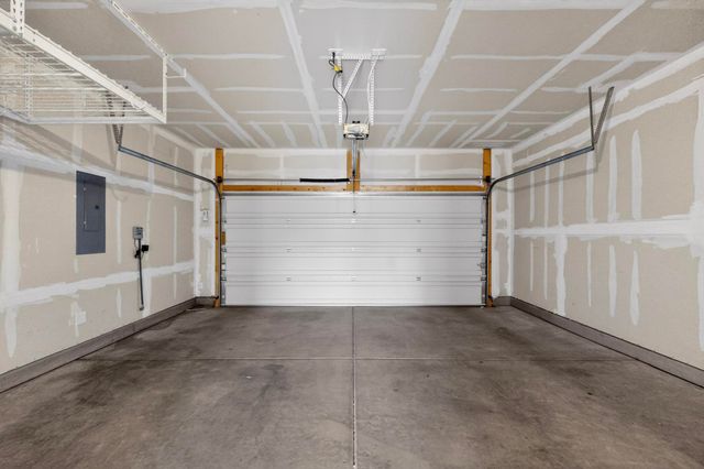 5909 Mafraq Avenue NW, Albuquerque, NM 87114