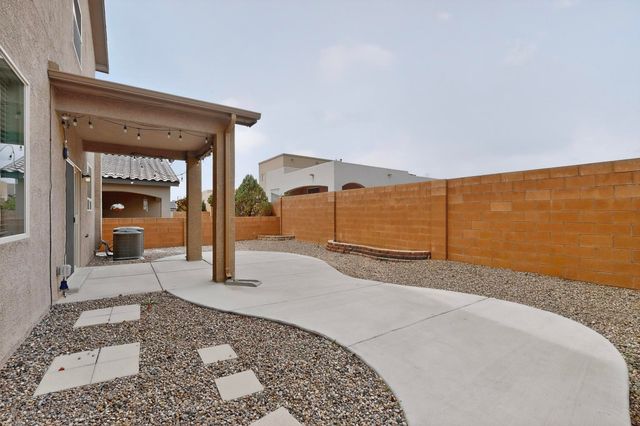 5909 Mafraq Avenue NW, Albuquerque, NM 87114
