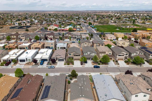 5909 Mafraq Avenue NW, Albuquerque, NM 87114