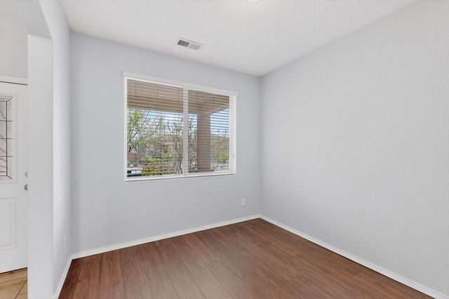 5909 Mafraq Avenue NW, Albuquerque, NM 87114