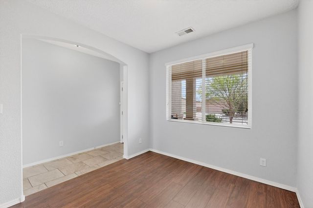 5909 Mafraq Avenue NW, Albuquerque, NM 87114