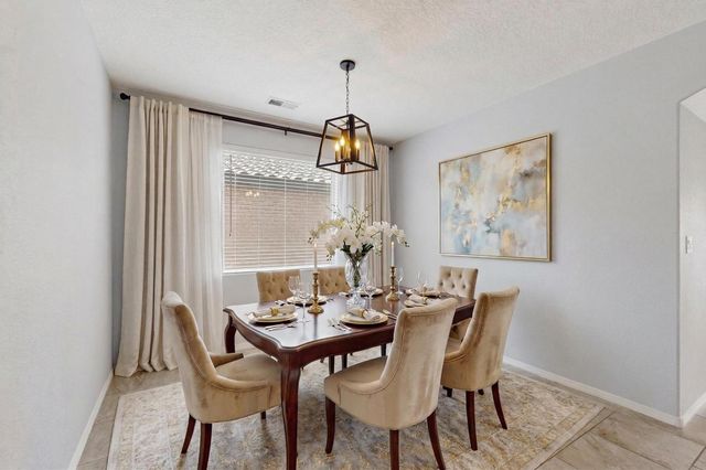 5909 Mafraq Avenue NW, Albuquerque, NM 87114