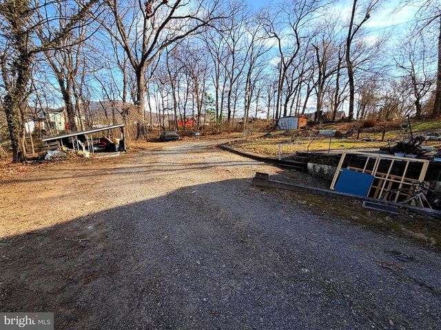 14710 HOWARD ST, Cresaptown, MD 21502