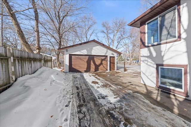 2567 Clarence Street, Maplewood, MN 55109