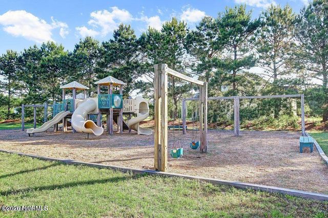 126 W Scarborough Court, Hampstead, NC 28443