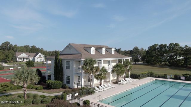 126 W Scarborough Court, Hampstead, NC 28443