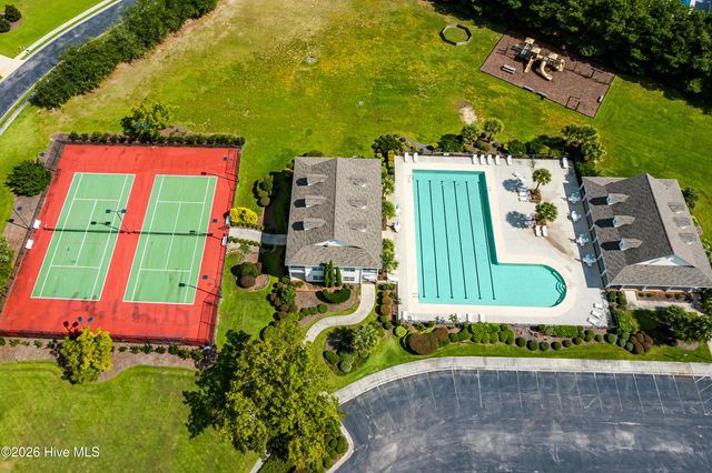 126 W Scarborough Court, Hampstead, NC 28443
