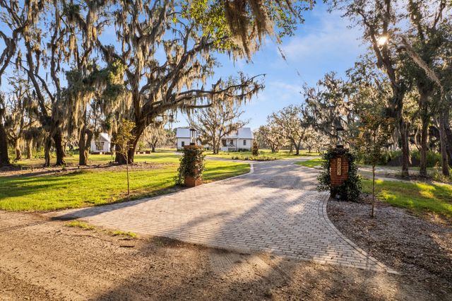 4663 Summit Plantation Road, Meggett, SC 29449