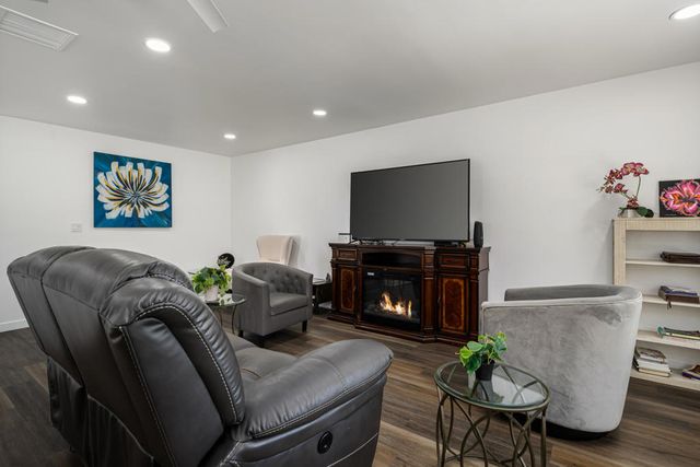 74 Via Minorca, Cathedral City, CA 92234