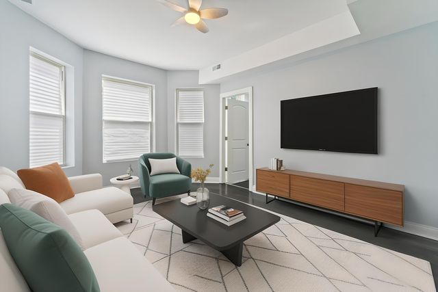 4718 W MONROE Street, Chicago, IL 60644