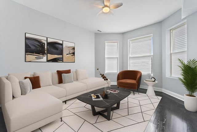 4718 W MONROE Street, Chicago, IL 60644