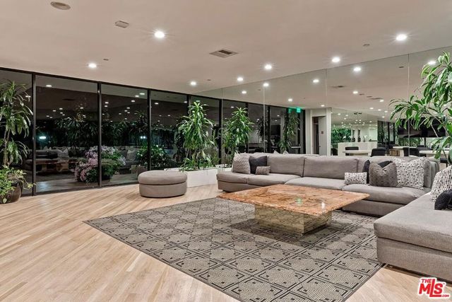 10350 Wilshire Boulevard 1102, Los Angeles, CA 90024