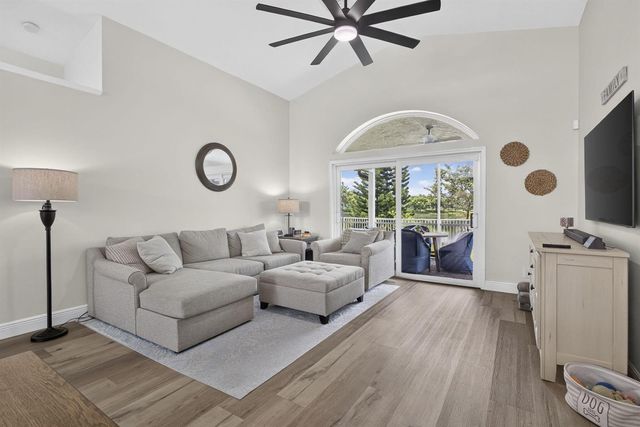 120 Saratoga Boulevard E, Royal Palm Beach, FL 33411