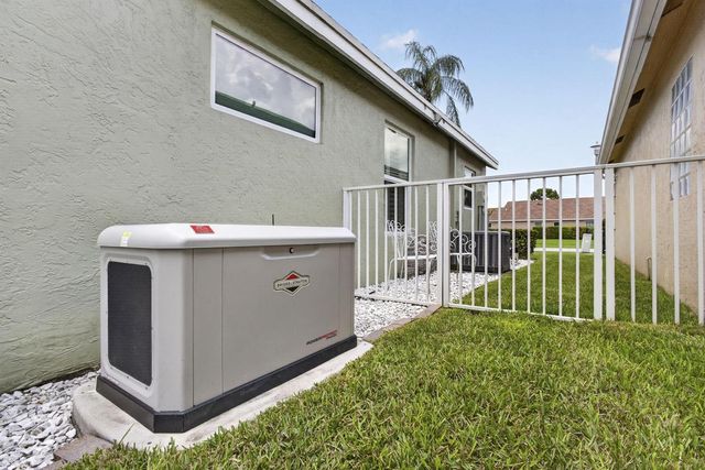 120 Saratoga Boulevard E, Royal Palm Beach, FL 33411