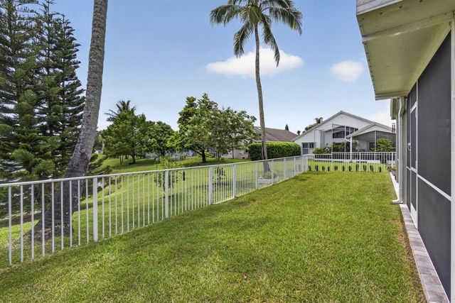 120 Saratoga Boulevard E, Royal Palm Beach, FL 33411