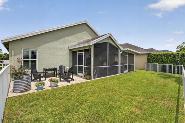120 Saratoga Boulevard E, Royal Palm Beach, FL 33411
