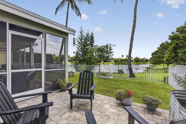 120 Saratoga Boulevard E, Royal Palm Beach, FL 33411