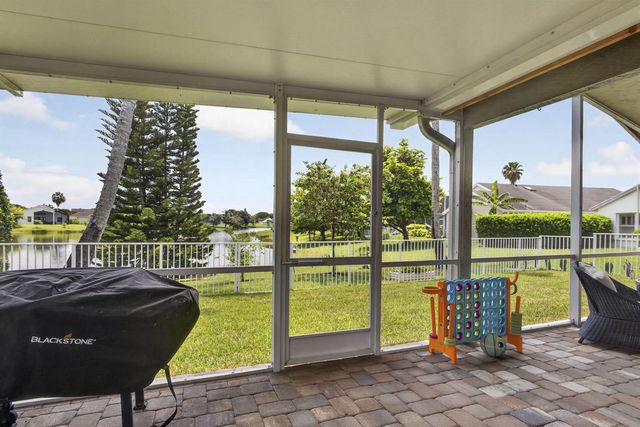 120 Saratoga Boulevard E, Royal Palm Beach, FL 33411