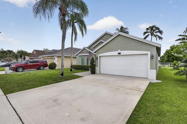 120 Saratoga Boulevard E, Royal Palm Beach, FL 33411