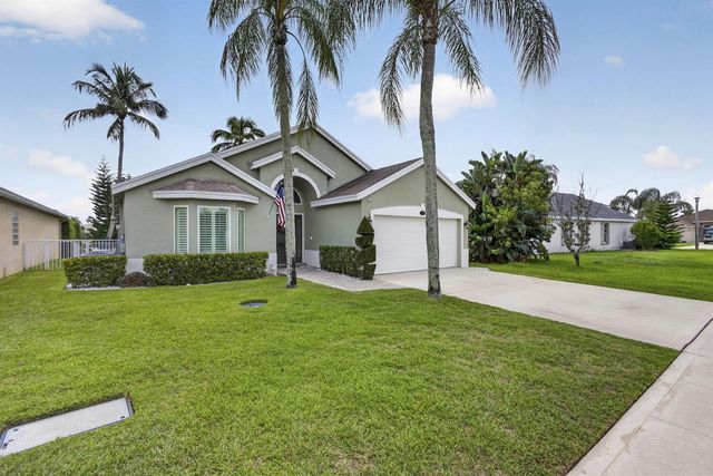 120 Saratoga Boulevard E, Royal Palm Beach, FL 33411