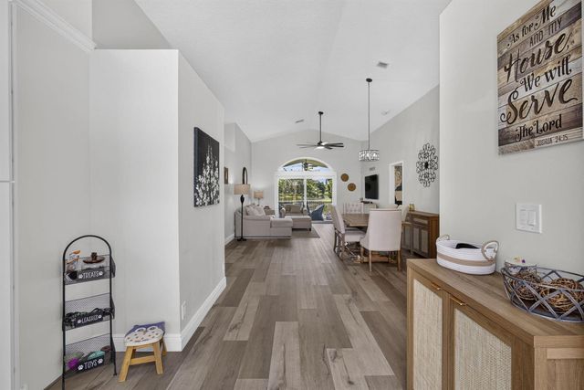 120 Saratoga Boulevard E, Royal Palm Beach, FL 33411